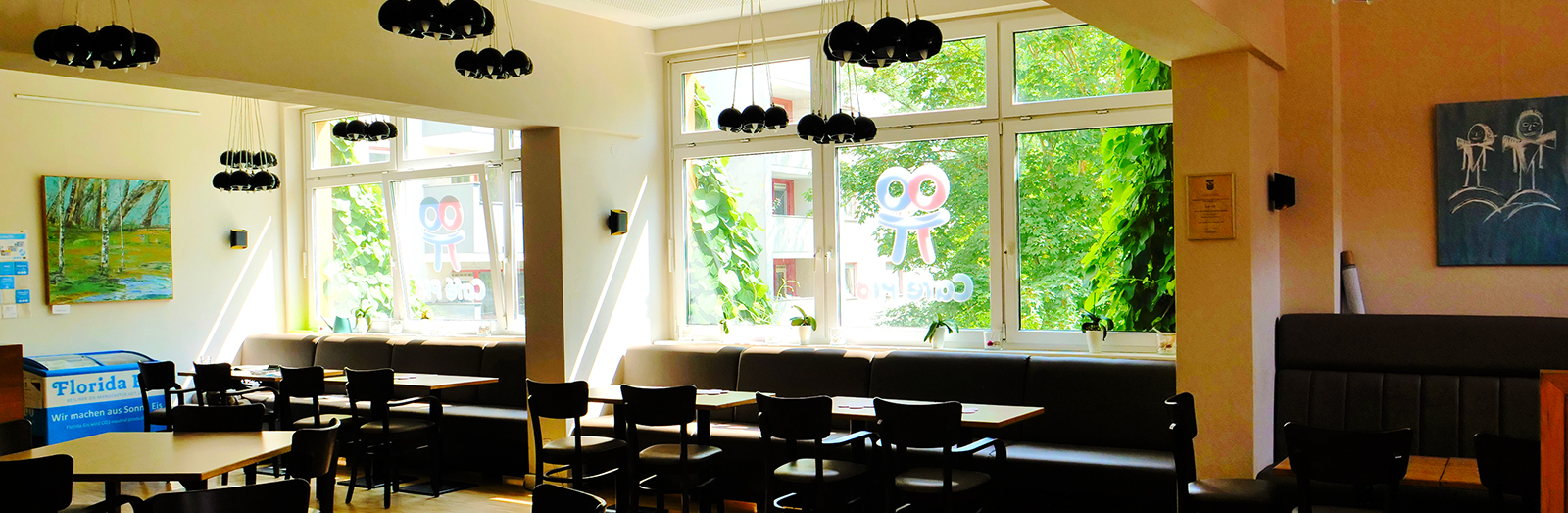 Blick ins Café Pi8 im Ernst Lange Haus