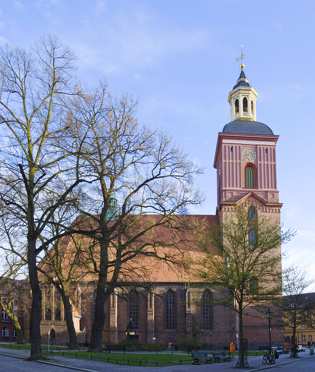 St. Nikolai, eine gotische Backsteinkirche mit einem hohen Turm